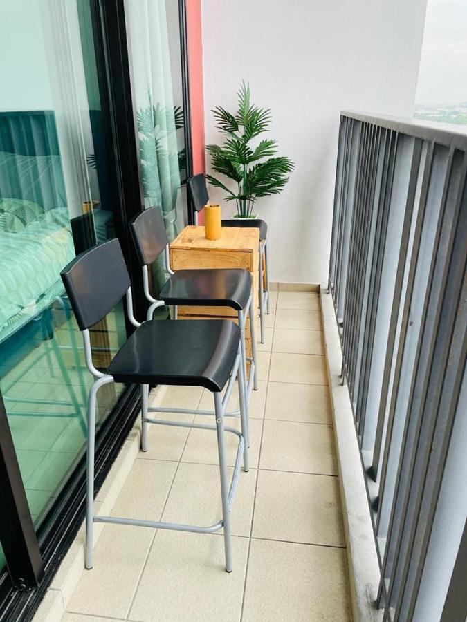 Homestay I-City Cantik, Tenang, Wifi, 4K Smart Tv, Netflix, Coway, Free Parking Shah Alam Buitenkant foto