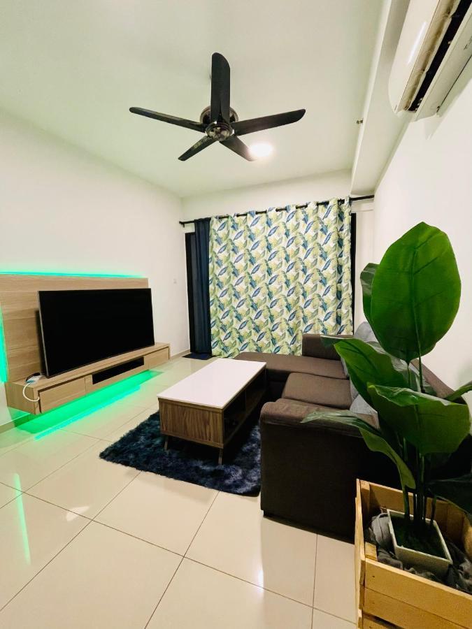 Homestay I-City Cantik, Tenang, Wifi, 4K Smart Tv, Netflix, Coway, Free Parking Shah Alam Buitenkant foto